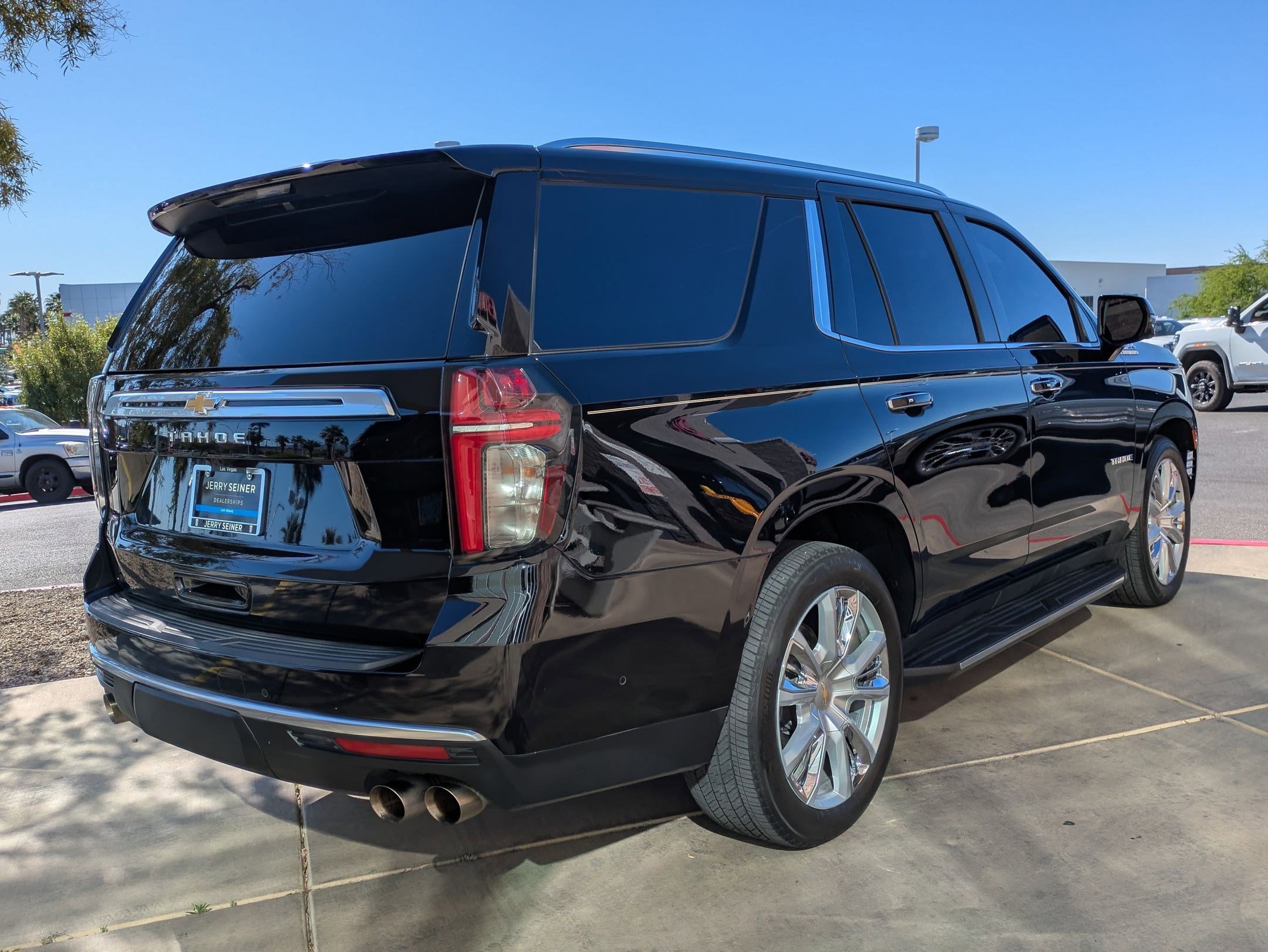 Used 2024 Chevrolet Tahoe High Country w/ Advanced Technology Package AWD/4WD image 5