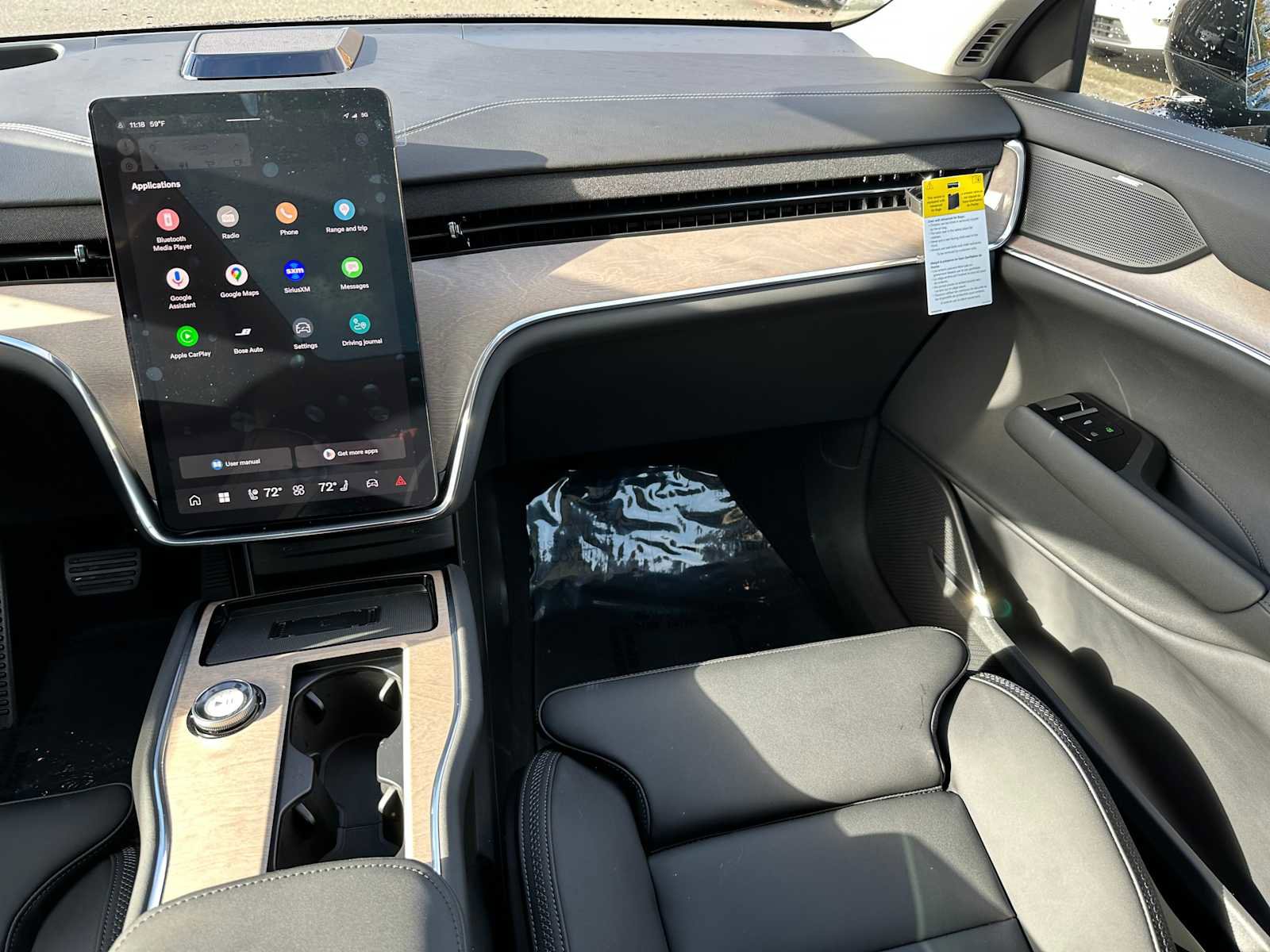 New 2025 Volvo EX90 Plus w/ Protection Package Premier AWD/4WD image 19