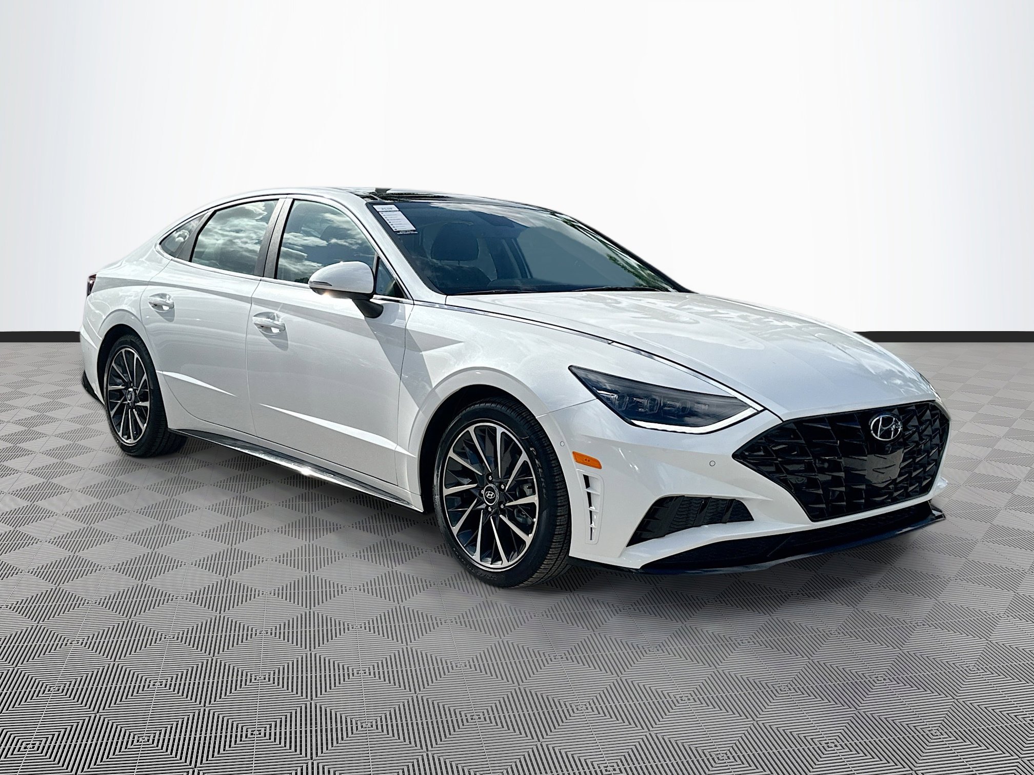 Used 2022 Hyundai Sonata Limited w/ Preferred Accessory Package