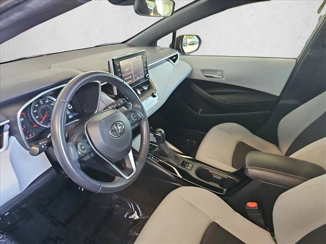 Used 2021 Toyota Corolla SE w/ SE Preferred Package FWD image 10