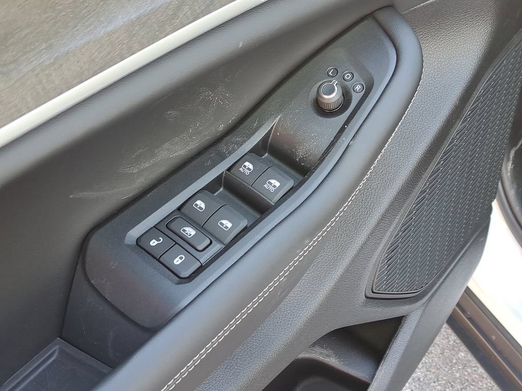 New 2026 Jeep Grand Cherokee Altitude AWD/4WD image 19