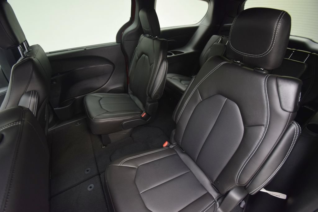 New 2026 Chrysler Voyager LX FWD image 32
