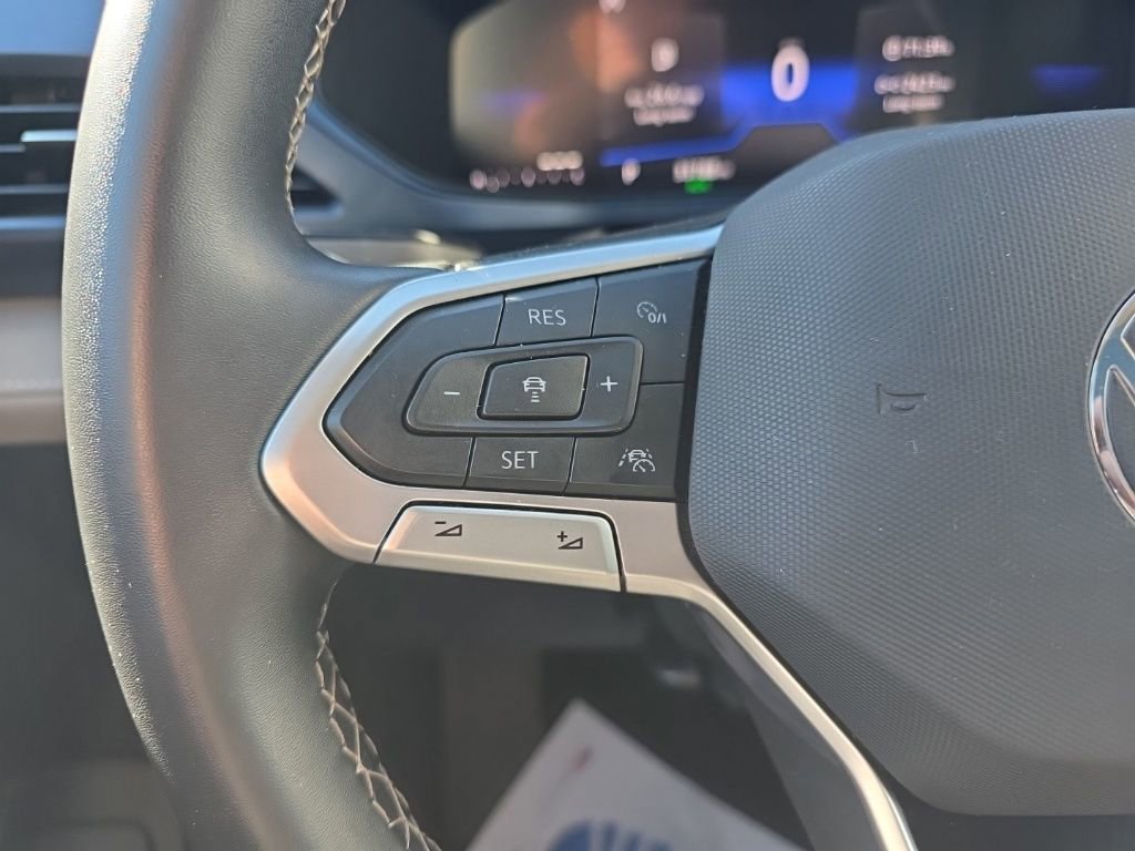 Used 2024 Volkswagen Taos SE image 23