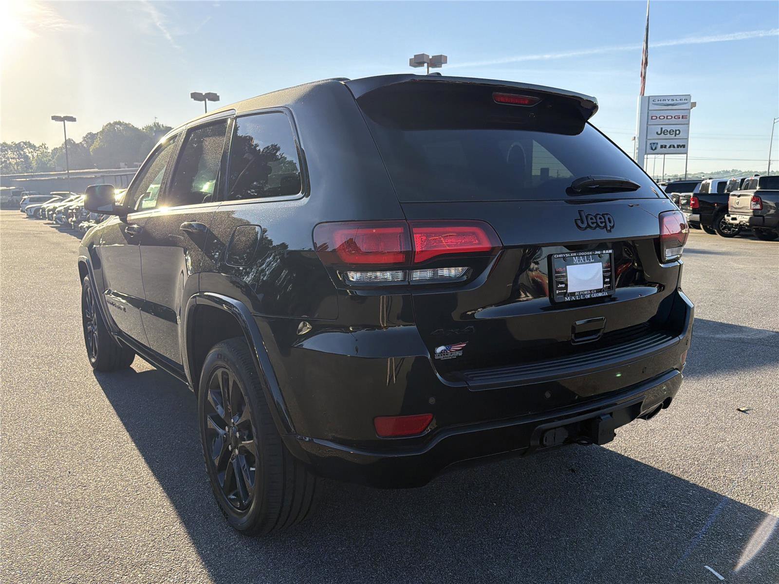 Used 2021 Jeep Grand Cherokee Laredo X image 7