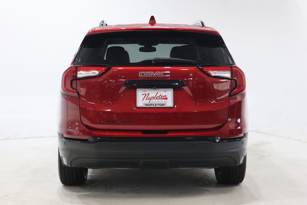 Used 2023 GMC Terrain SLE w/ Driver Convenience Package FWD image 6