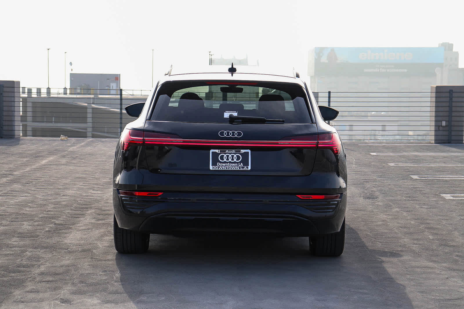 Used 2024 Audi Q8 e-tron Premium image 5