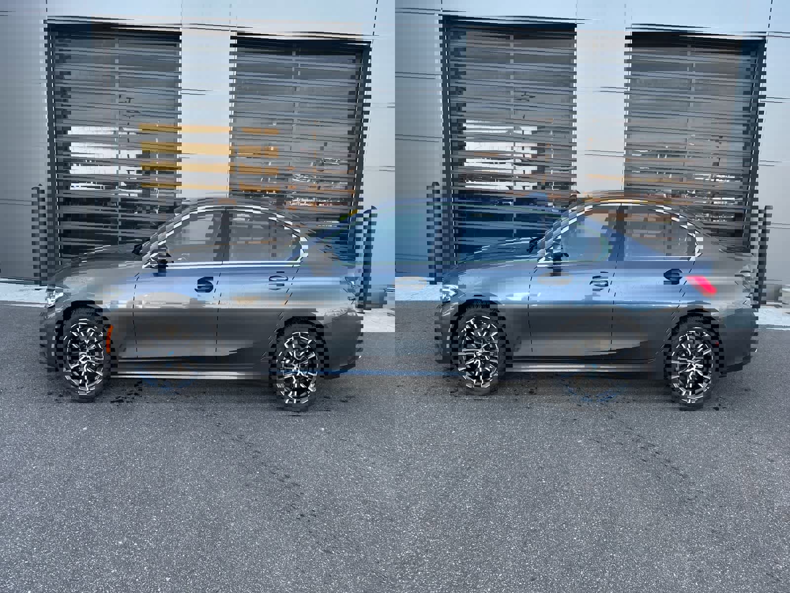 Used 2019 BMW 330i xDrive Sedan w/ Convenience Package image 2