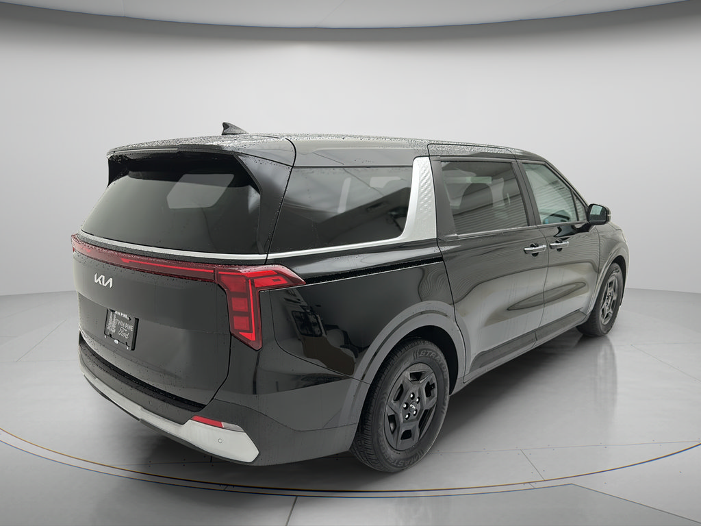 Used 2025 Kia Carnival FWD image 5