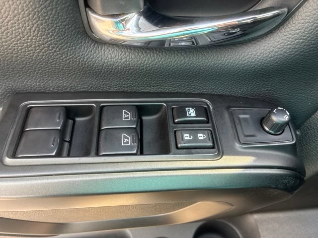 Used 2024 Nissan Titan PRO-4X w/ Pro-4x Utility Package AWD/4WD image 17