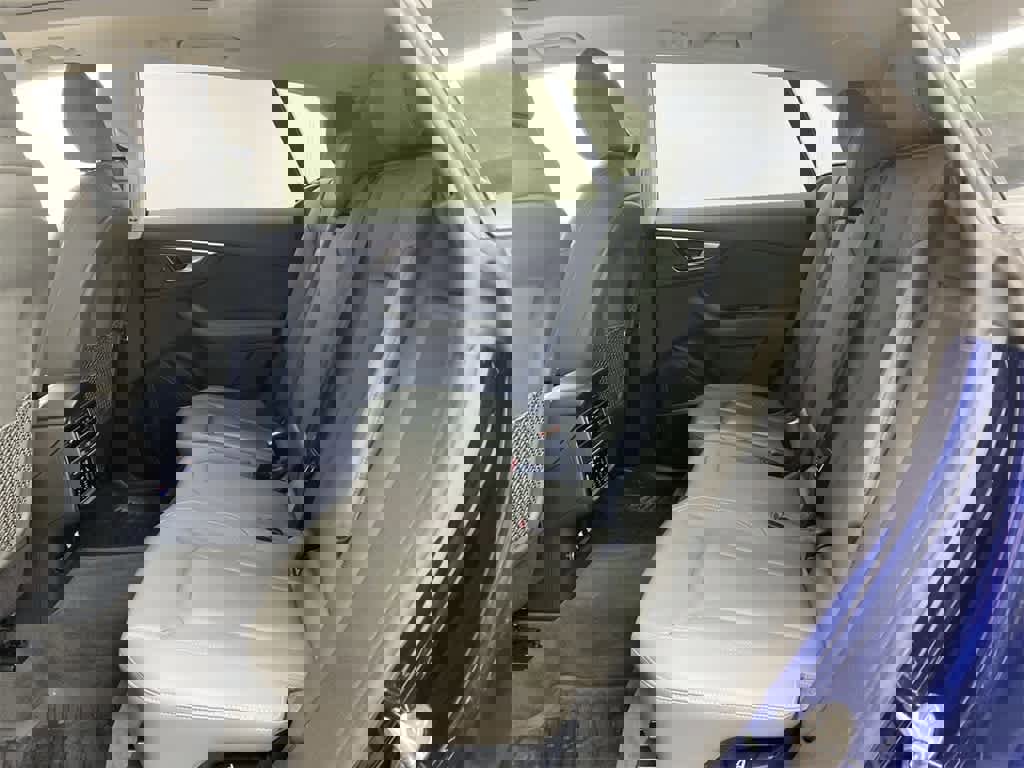 Used 2019 Audi Q8 Premium Plus w/ Premium Plus image 18