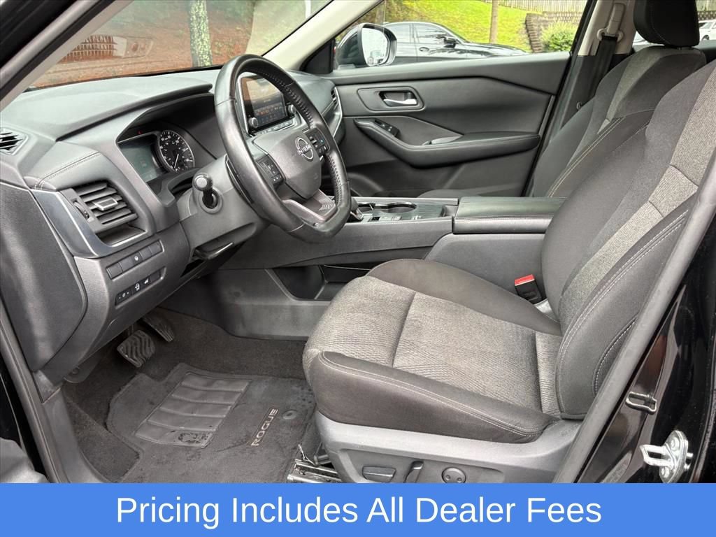 Certified 2025 Nissan Rogue SV FWD image 16