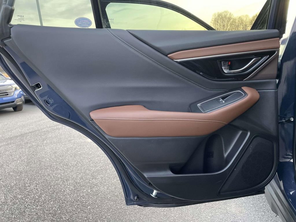 Used 2025 Subaru Outback Touring XT image 2