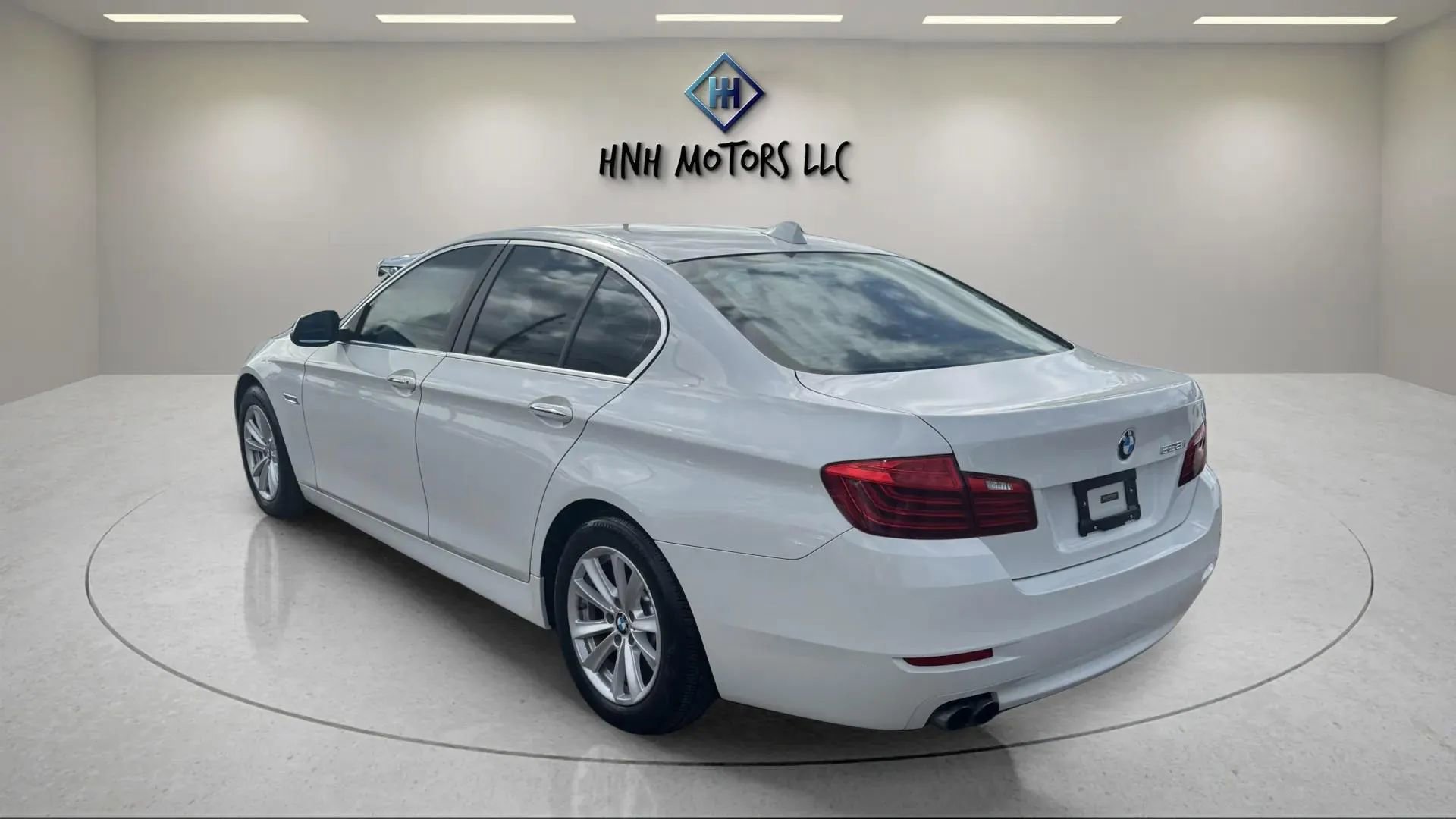 Used 2015 BMW 528i Sedan image 3