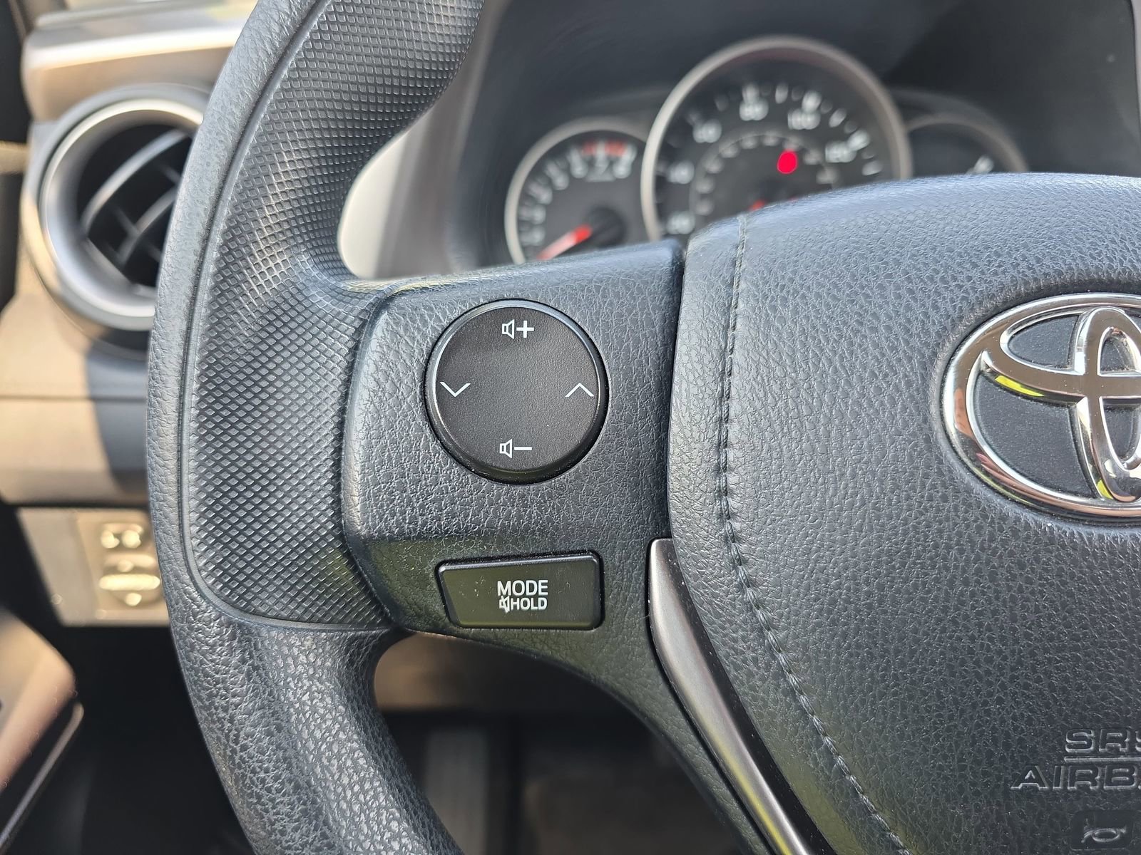 Used 2016 Toyota RAV4 LE image 16