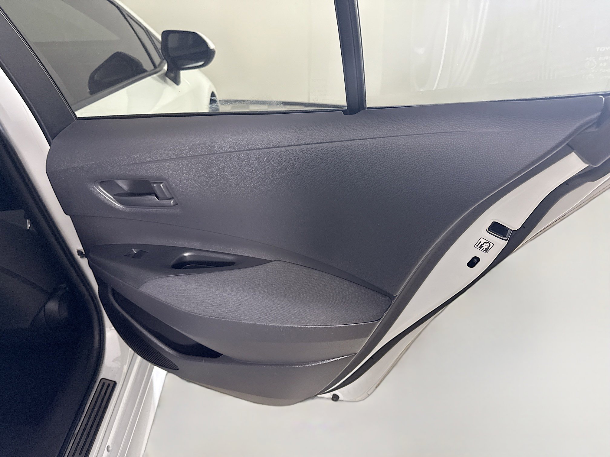 Used 2022 Toyota Corolla LE image 28