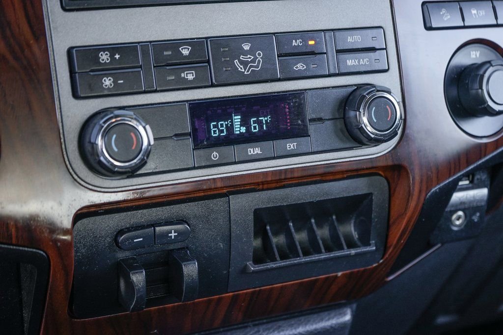 Used 2012 Ford F350 Lariat w/ Chrome Pkg image 28