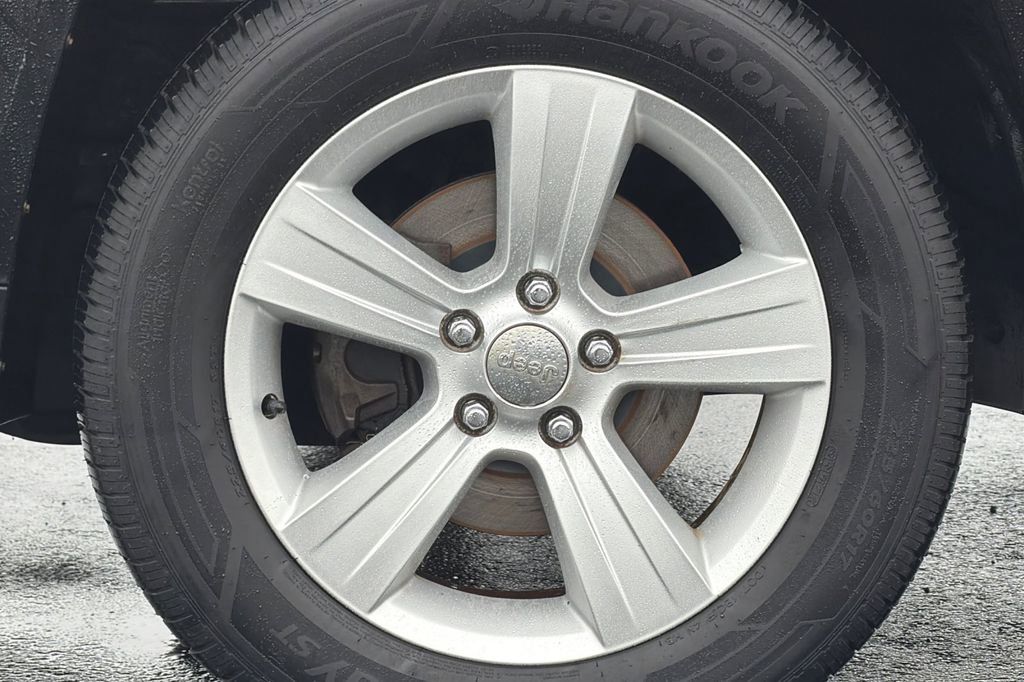 Used 2016 Jeep Compass Latitude image 23