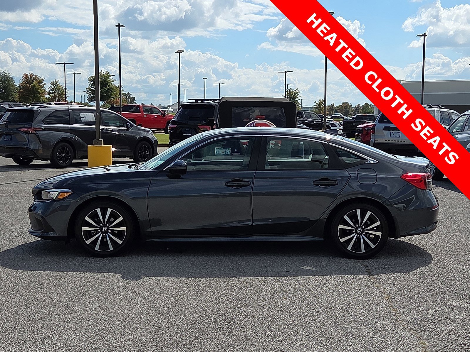 Used 2024 Honda Civic EX image 3