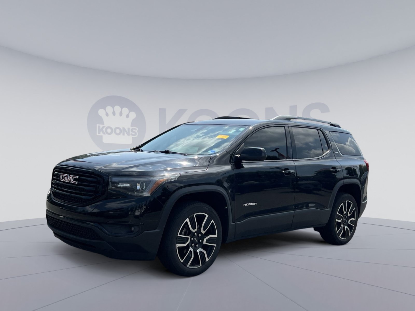 Used 2019 GMC Acadia SLT w/ Black Edition FWD image 1