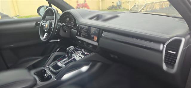 Used 2019 Porsche Cayenne Turbo w/ Premium Plus Package AWD/4WD image 22