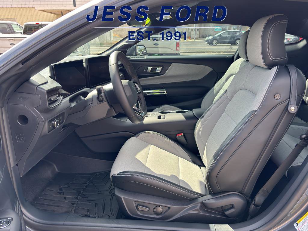 Used 2024 Ford Mustang Coupe image 12