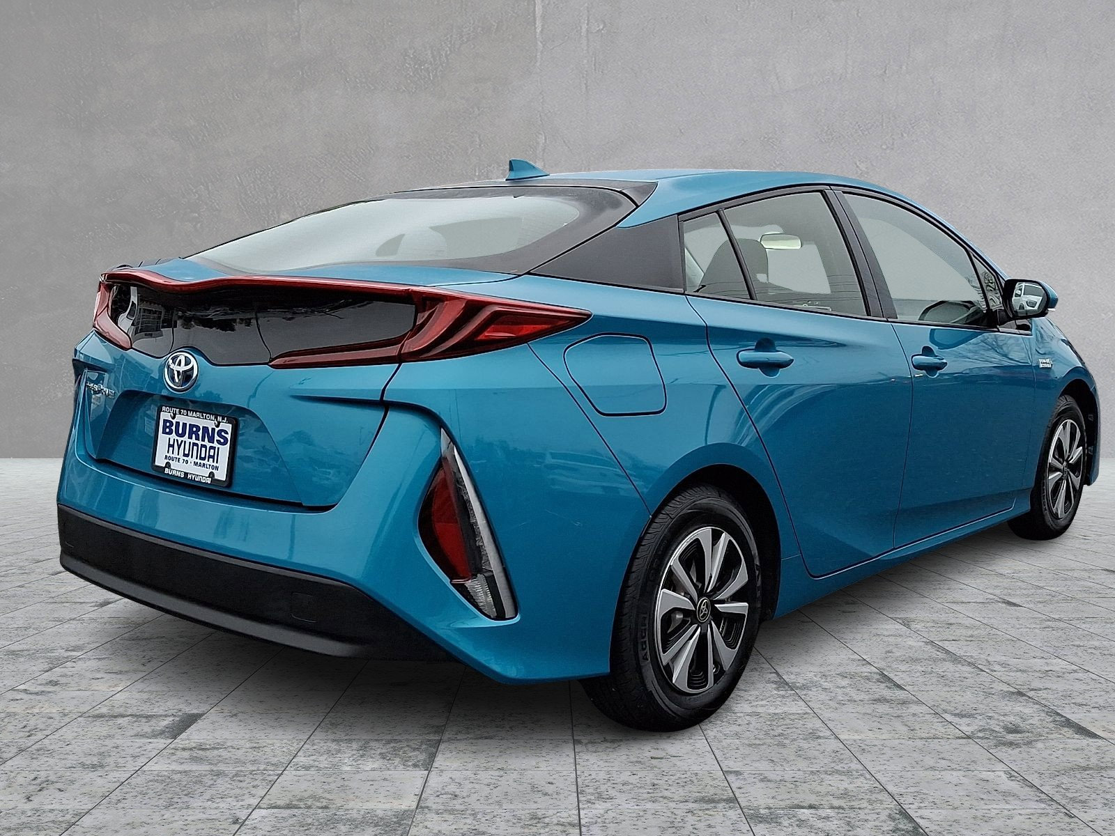Used 2017 Toyota Prius Prime Plus image 5