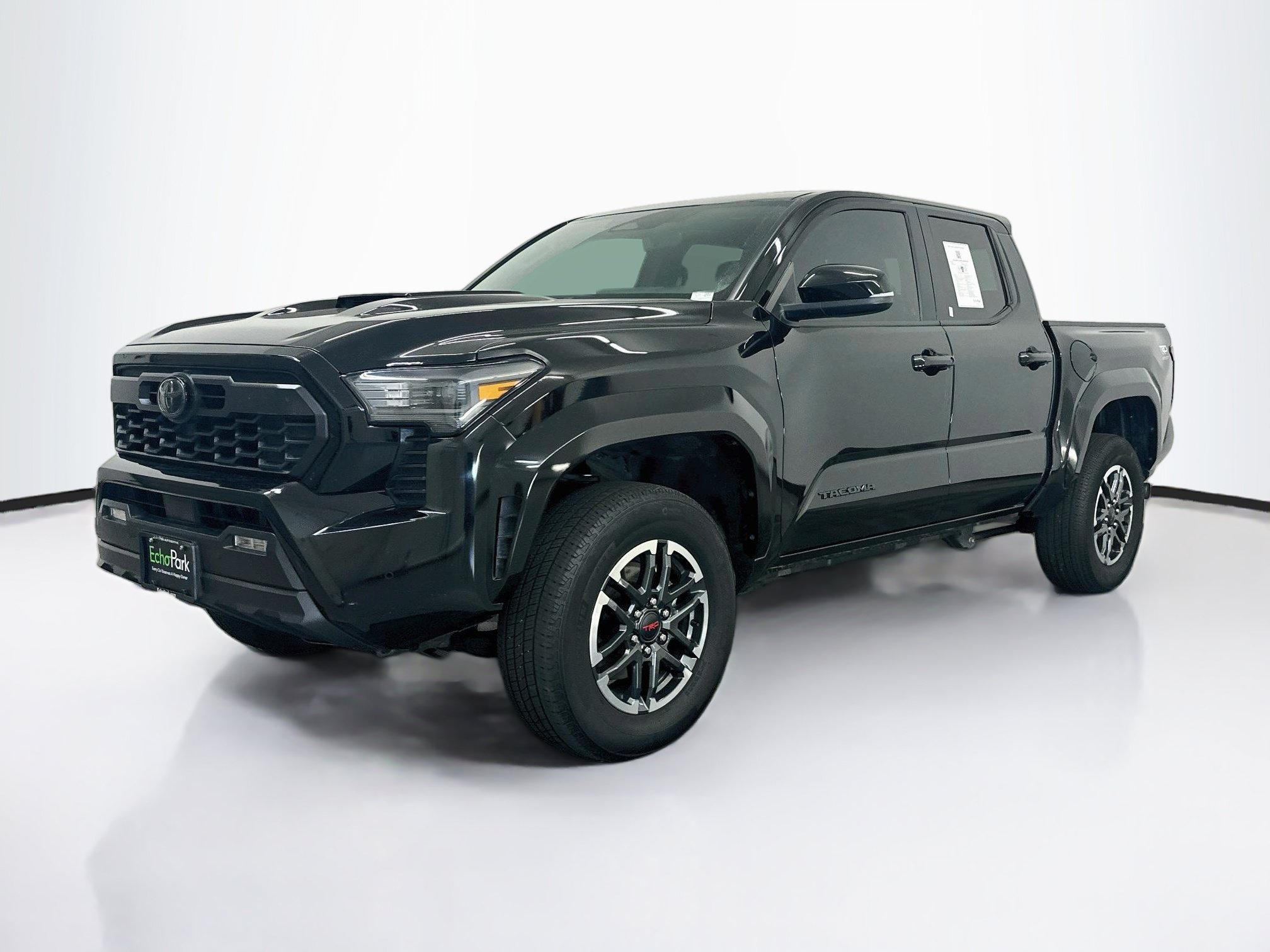 Used 2025 Toyota Tacoma TRD Sport w/ TRD Sport Upgrade Package AWD/4WD image 3