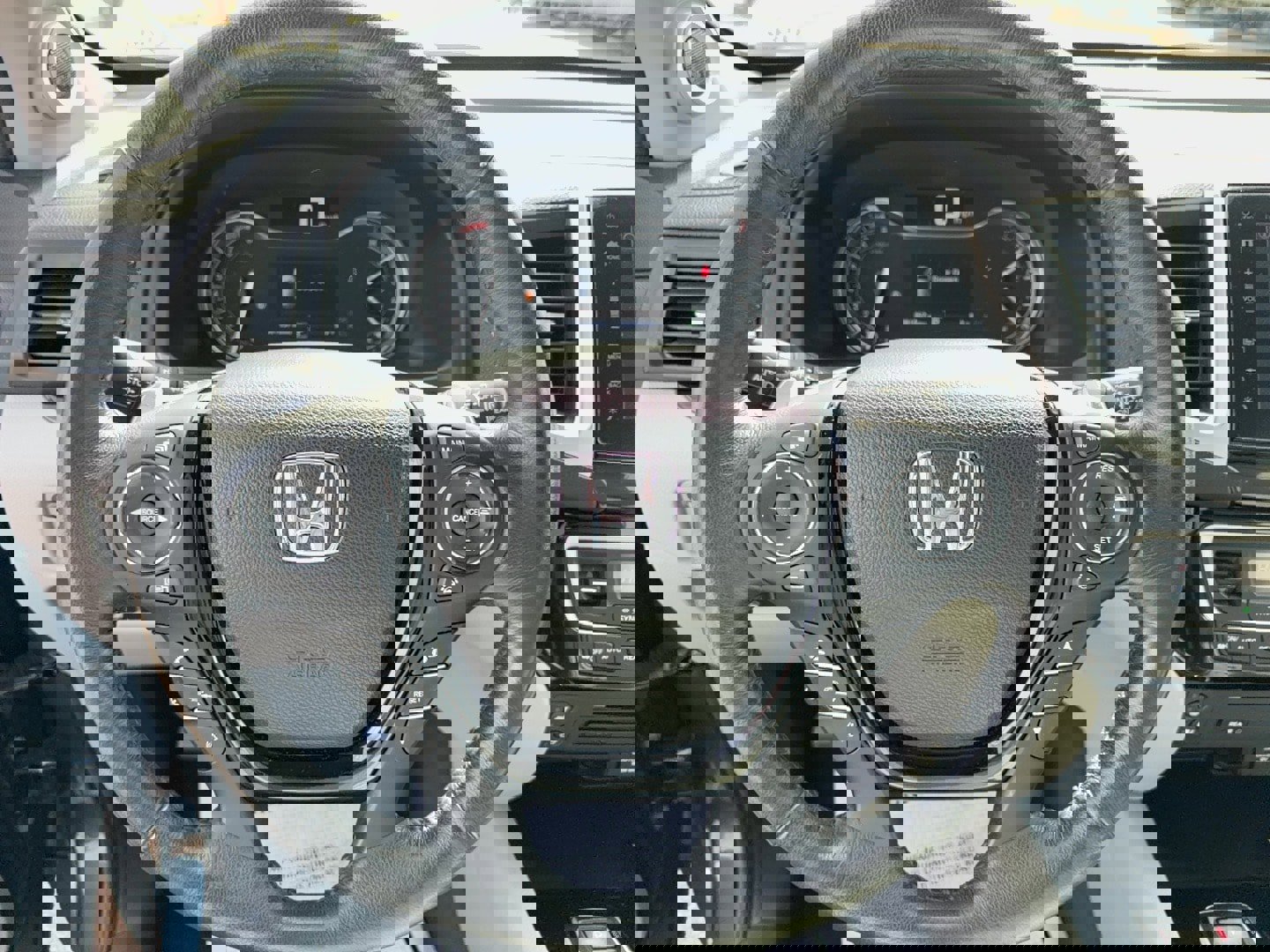 Certified 2017 Honda Pilot Elite image 12