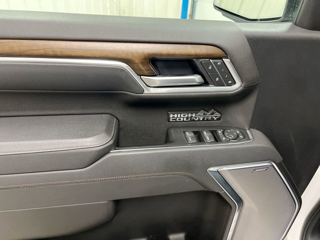 Used 2025 Chevrolet Silverado 1500 High Country w/ Technology Package image 22