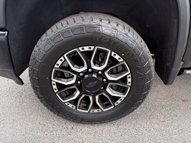 Used 2024 Chevrolet Silverado 2500 High Country w/ Technology Package AWD/4WD image 13