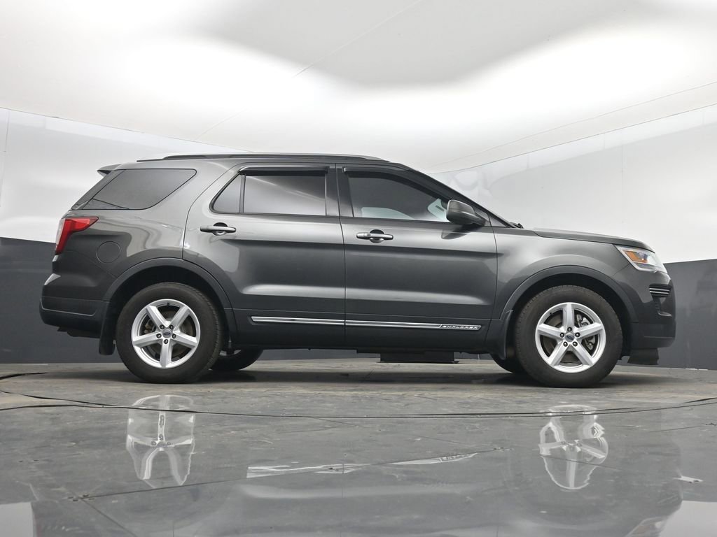 Used 2019 Ford Explorer XLT image 16
