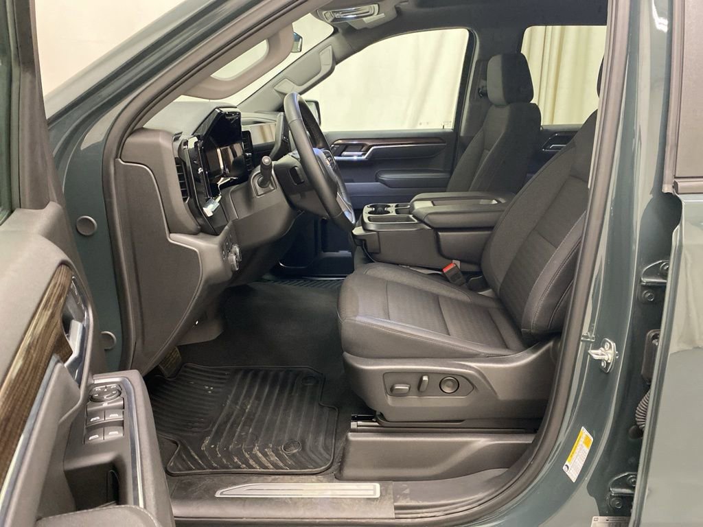 Used 2025 Chevrolet Silverado 1500 LT image 14