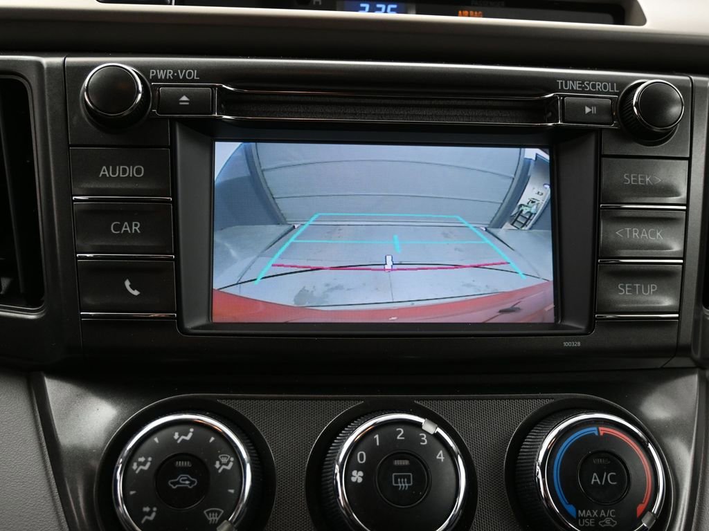 Used 2015 Toyota RAV4 LE image 17