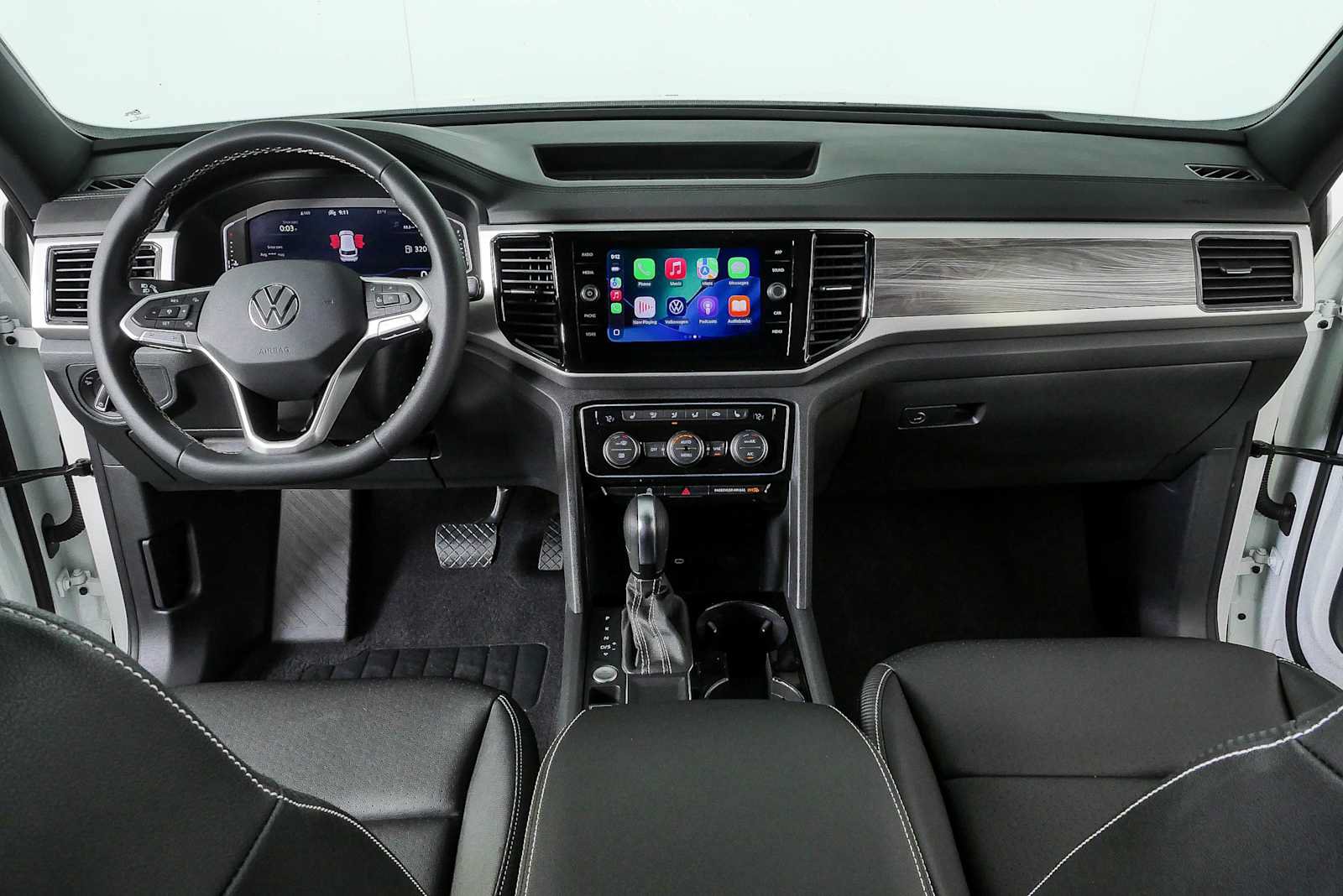Certified 2023 Volkswagen Atlas Cross Sport SE FWD image 17