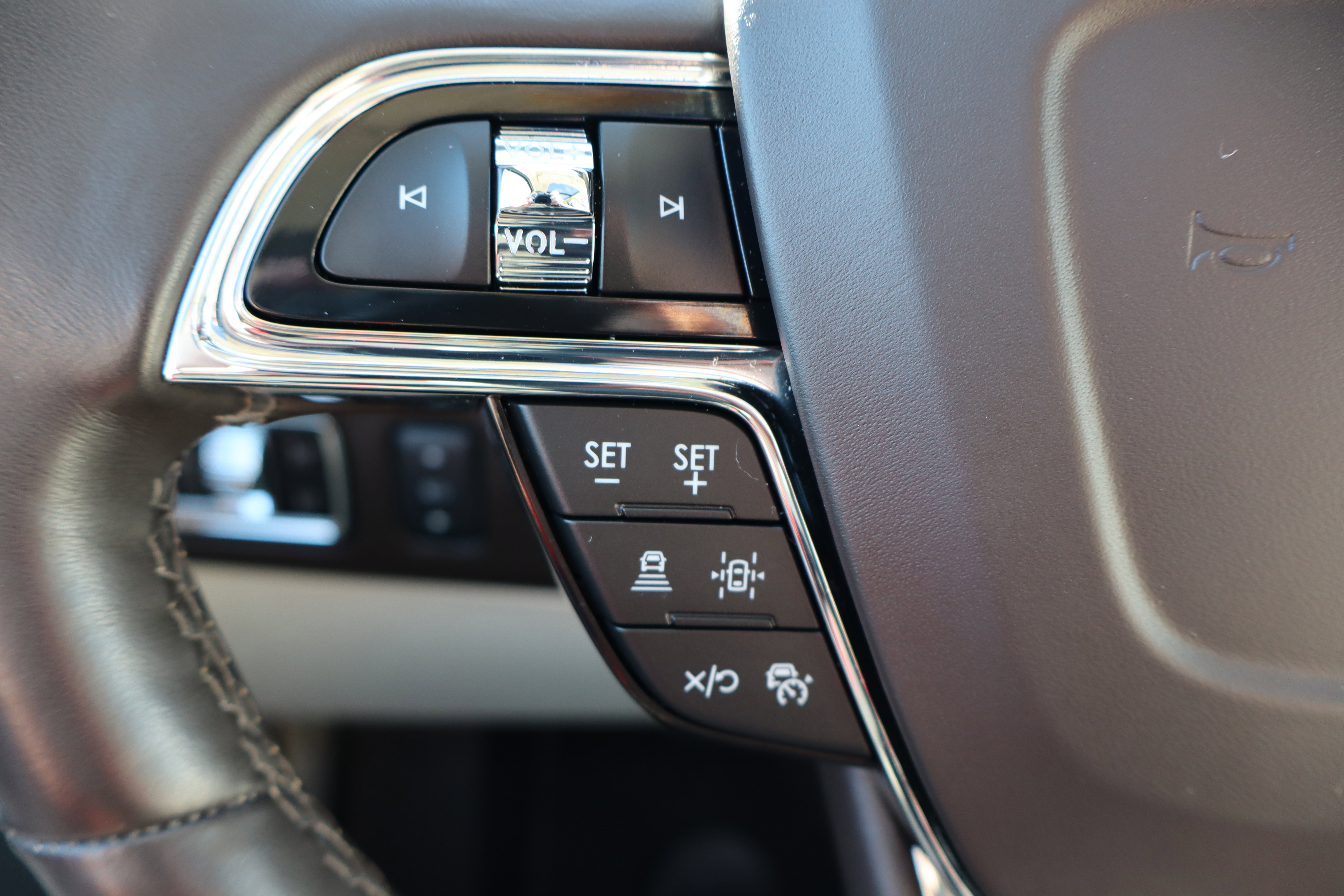 Used 2024 Lincoln Navigator L Black Label AWD/4WD image 18