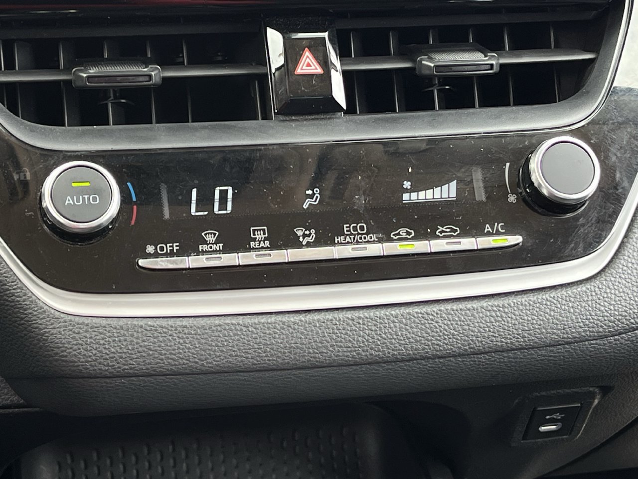 Used 2024 Toyota Corolla LE FWD image 17