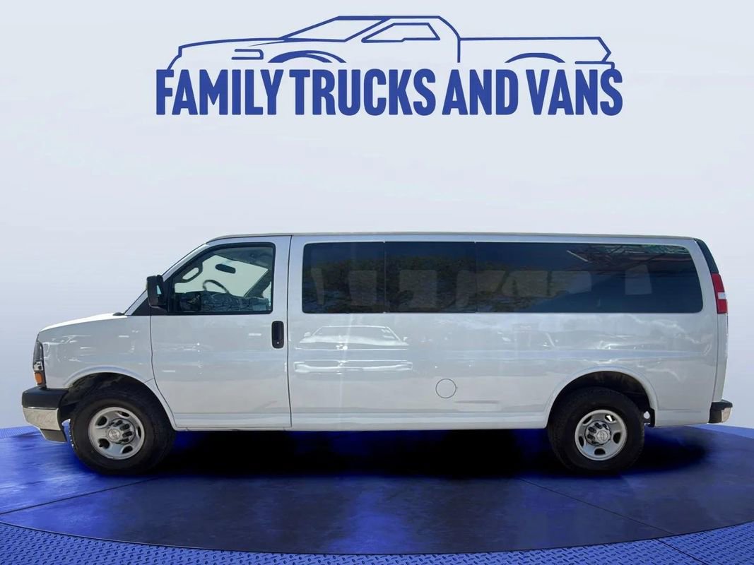 Used 2019 Chevrolet Express 3500 LS w/ Chrome Appearance Package RWD image 2