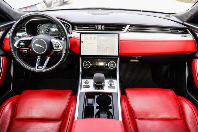 Used 2021 Jaguar XF R-Dynamic SE image 12