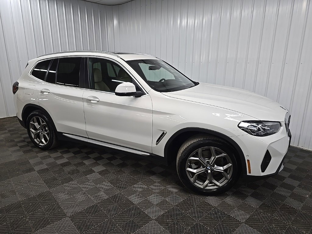 Used 2024 BMW X3 xDrive30i w/ Premium Package image 1