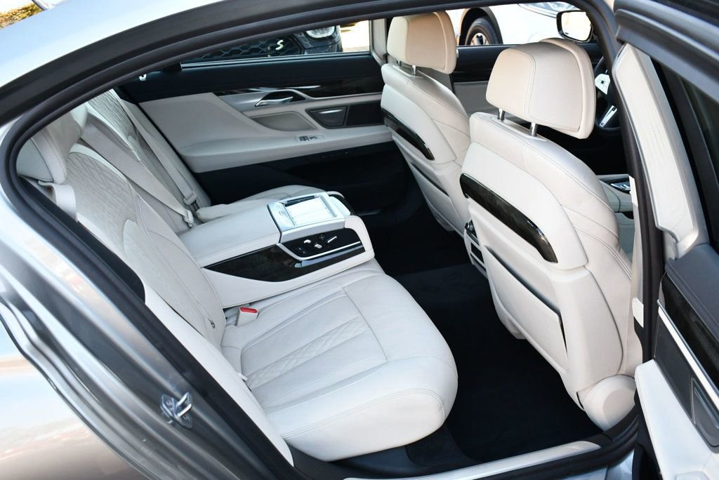 Used 2020 BMW 740i w/ Luxury Rear Seating Package image 19