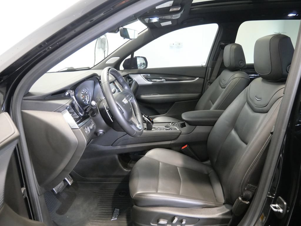Used 2023 Cadillac XT6 Sport w/ LPO, ONYX Package AWD/4WD image 14