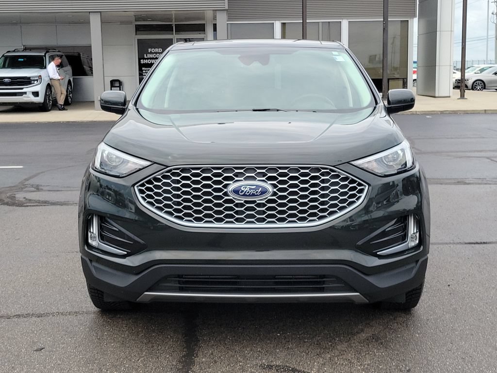 Certified 2024 Ford Edge SEL w/ Convenience Package AWD/4WD image 2