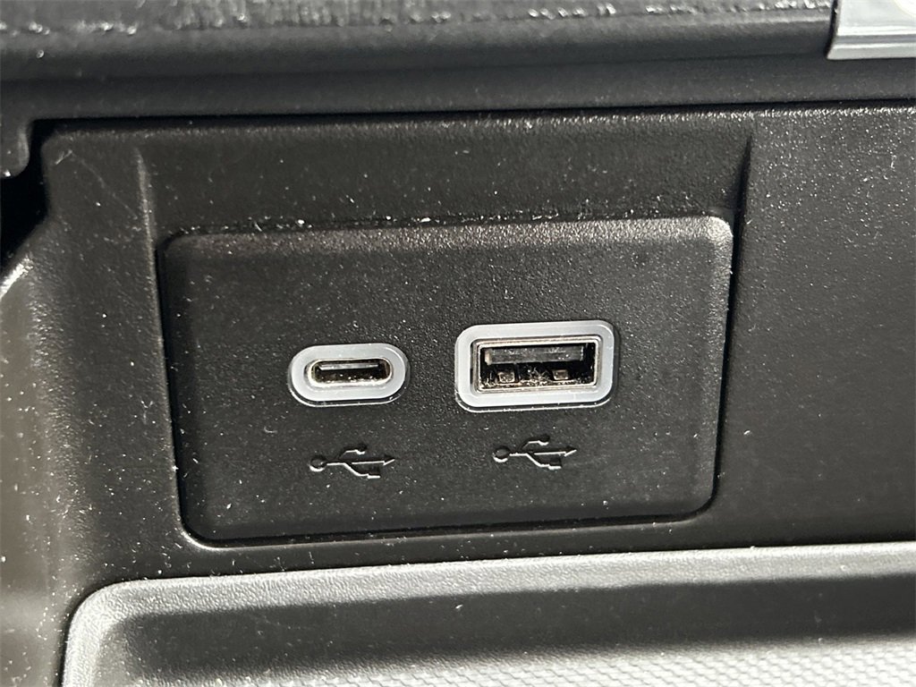 Used 2022 GMC Yukon Denali image 37