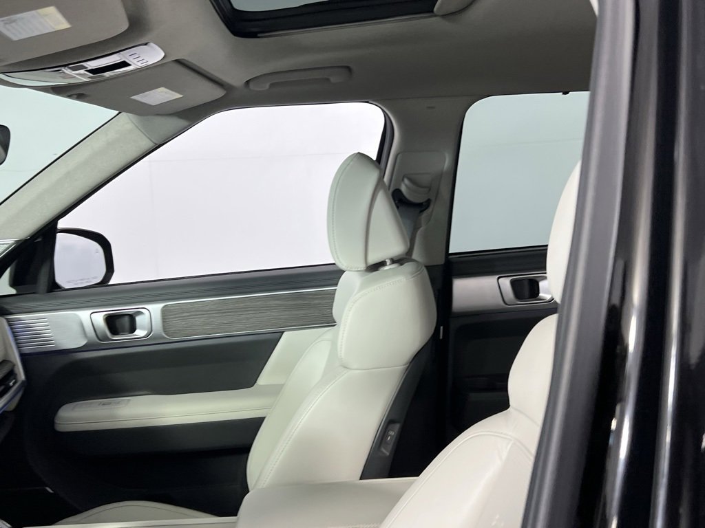 Used 2024 Hyundai Santa Fe Limited image 27