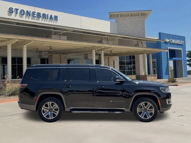Used 2022 Jeep Wagoneer Series III AWD/4WD image 4