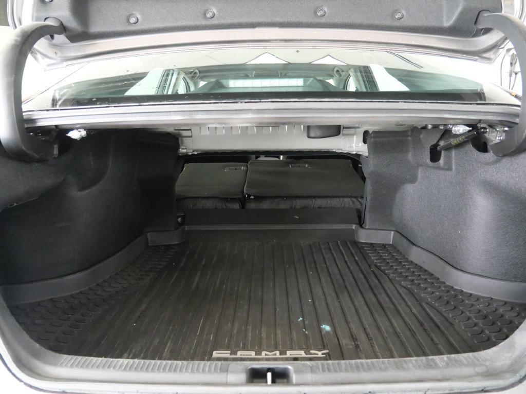 Used 2020 Toyota Camry SE FWD image 28