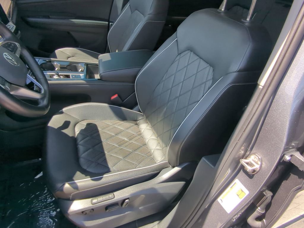 Used 2025 Volkswagen Atlas SEL Premium R-Line AWD/4WD image 22