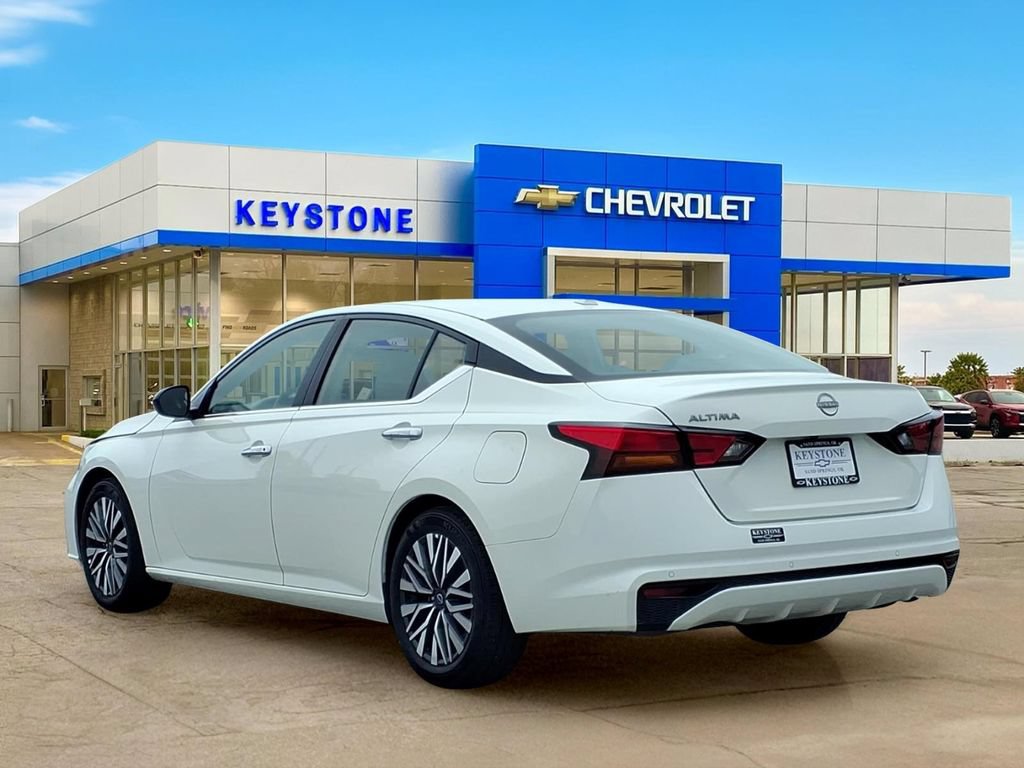 Used 2025 Nissan Altima 2.5 SV FWD image 5