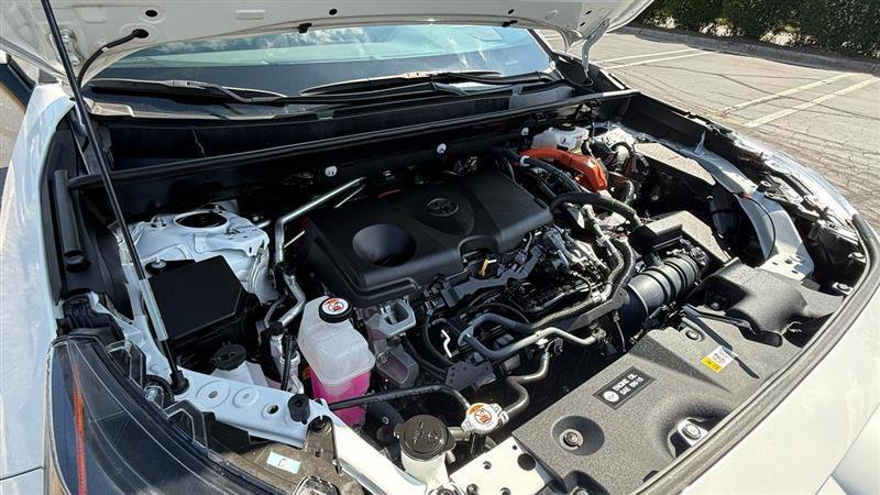 Used 2021 Toyota RAV4 XLE AWD/4WD image 25