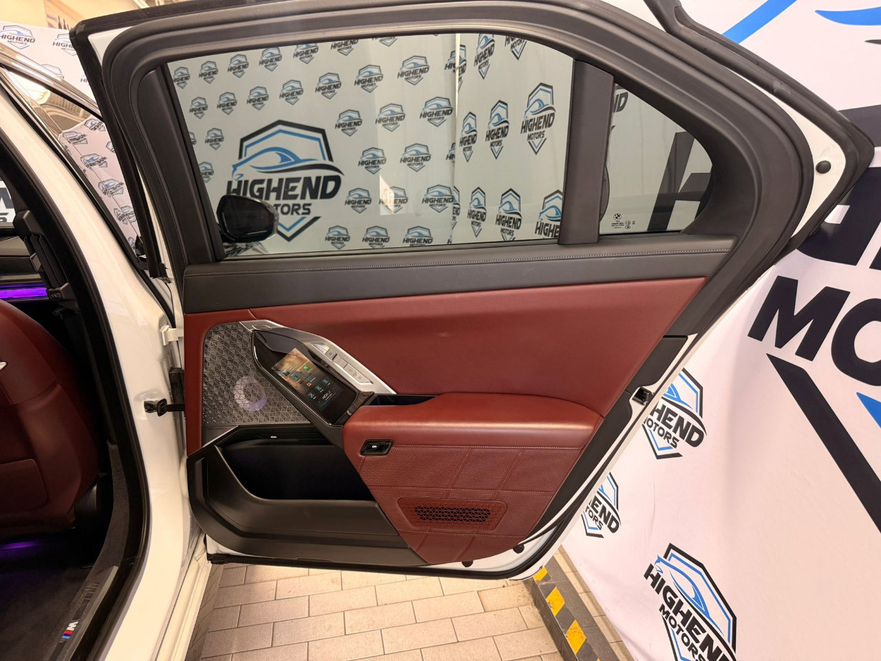 Used 2023 BMW 760i xDrive w/ Executive Package image 29